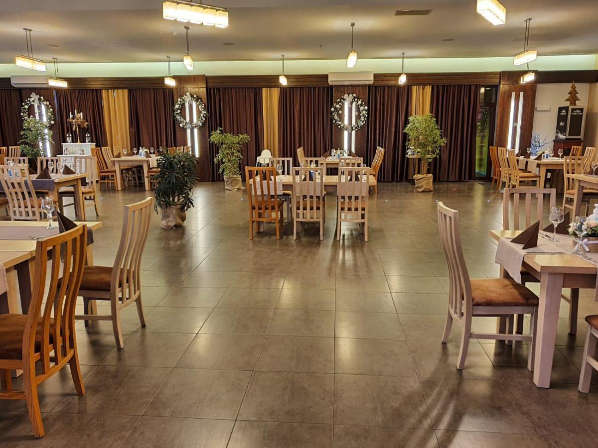 פויאנה ברשוב Hotel Escalade מראה חיצוני תמונה