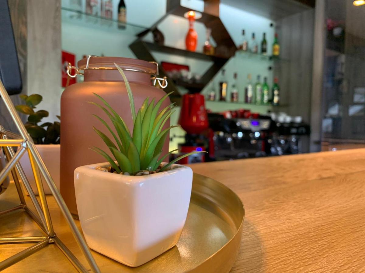 פויאנה ברשוב Hotel Escalade מראה חיצוני תמונה