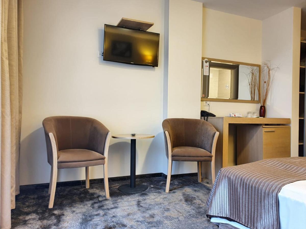 פויאנה ברשוב Hotel Escalade מראה חיצוני תמונה