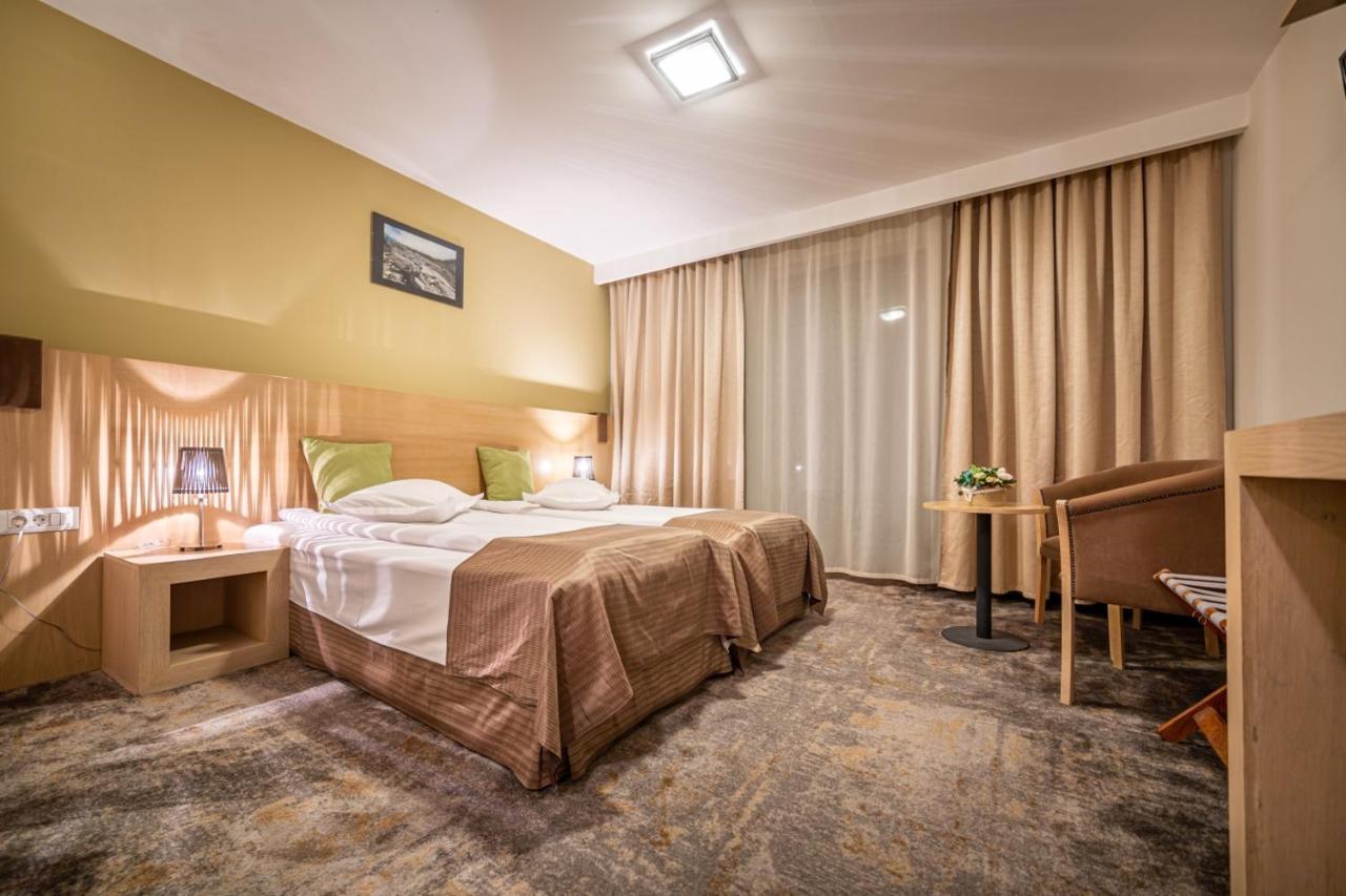 פויאנה ברשוב Hotel Escalade מראה חיצוני תמונה