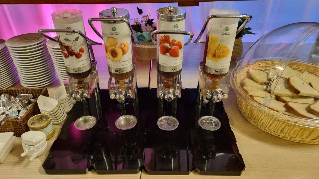 פויאנה ברשוב Hotel Escalade מראה חיצוני תמונה