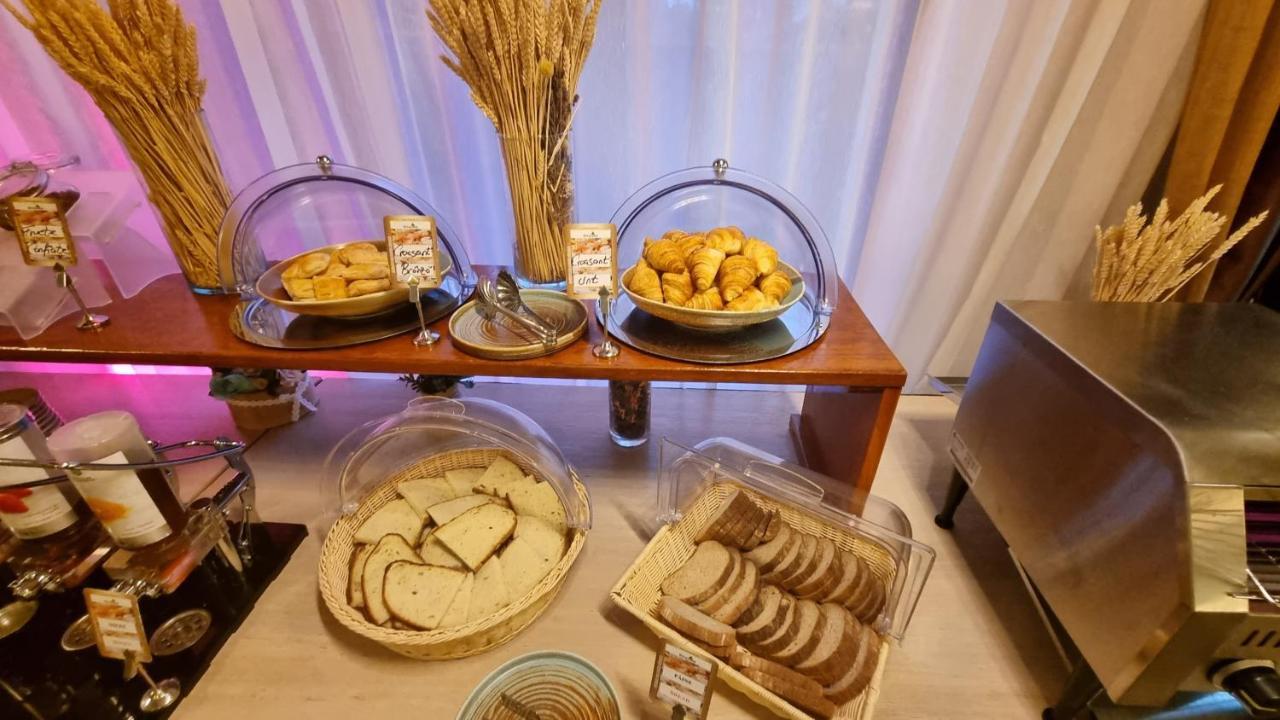 פויאנה ברשוב Hotel Escalade מראה חיצוני תמונה